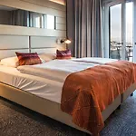 Hafenhotel Meereszeiten 4*