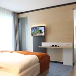 Hafenhotel Meereszeiten 4*