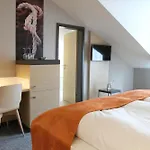 Hafenhotel Meereszeiten Hotel Heiligenhafen
