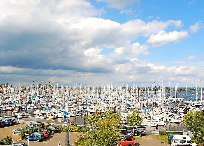 Hafenhotel Meereszeiten Hotell Heiligenhafen